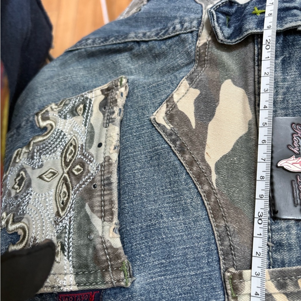 Gorgeous Embroidered Women's Jeans - Picture 16 of 16